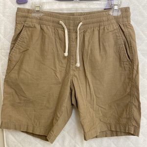Mens small tan shorts from Old Navy. Excellent Condition
